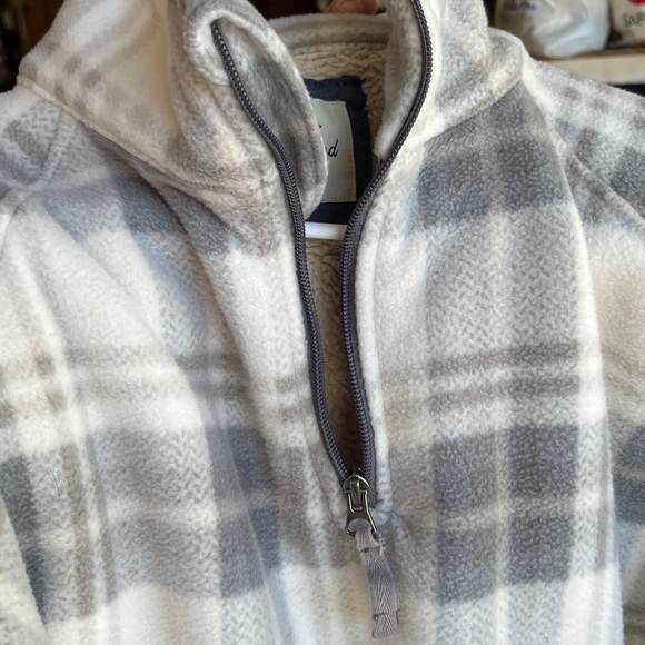 TACH Gray and White Fleece Pullover - Picture 4 of 4